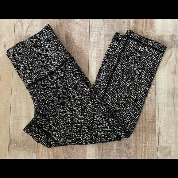 Lululemon Wunder Under - Picture 5 of 5